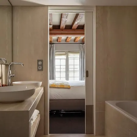 Hotell L'absinthe 3*