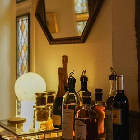 Hotell L'absinthe 3*