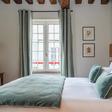 Hotell L'absinthe 3*